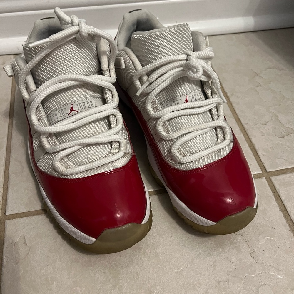 Jordan 11 low Red and White Sneakers